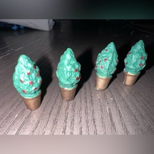 Tiny Shrubs in pot perfect for Village or Dollhouse- 4 Pieces